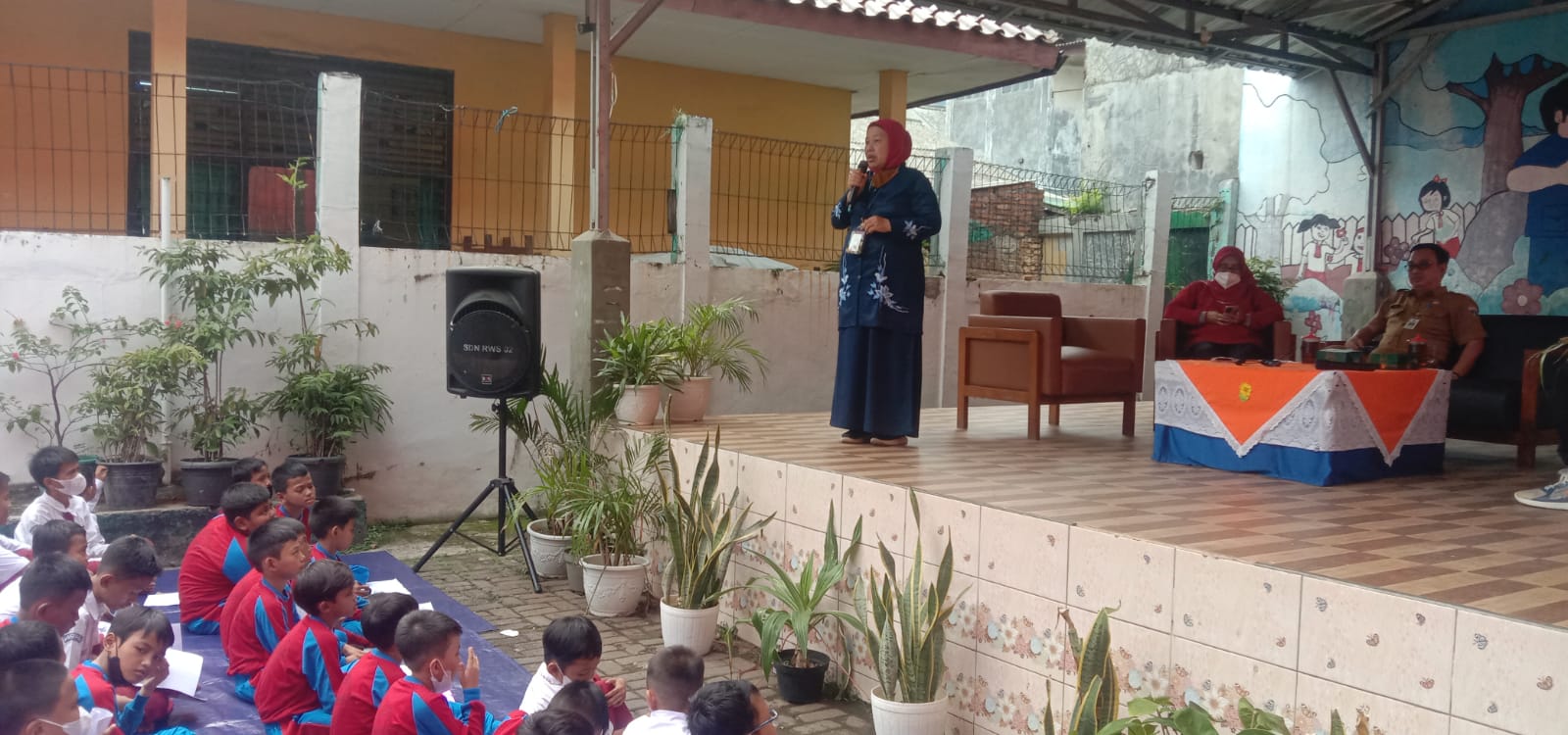 KETUPAT BETAWI : Ketemu Pemustaka Bareng Team Wisata Literasi Di SDN Rawasari 02